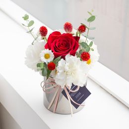 사랑에 빠진 딸기 센터피스